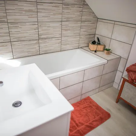 Longere Renovee Avec Charme, 5 Chambres, Grand Jardin, Proche Du Village, Ideale Pour 15 Pers. - Fr-1-410-355