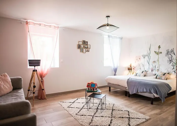 Saint-léonard-des-bois, 6 Pièces, 12 Personnes - Fr-1-410-355 *