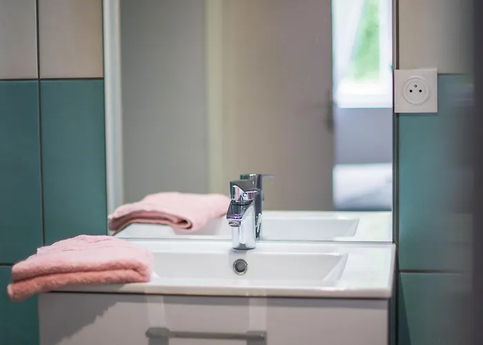 Saint-léonard-des-bois, 6 Pièces, 12 Personnes - Fr-1-410-355 Saint-Léonard-des-Bois