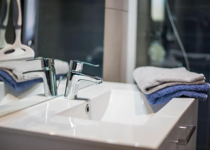 Сasa de vacaciones Saint-léonard-des-bois, 6 Pièces, 12 Personnes - Fr-1-410-355